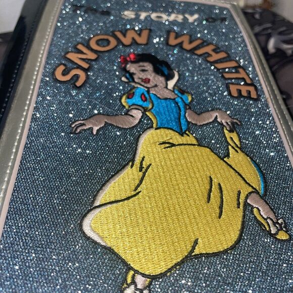 Disney Storybook Snow White bag Danielle Nicole - Picture 3 of 11